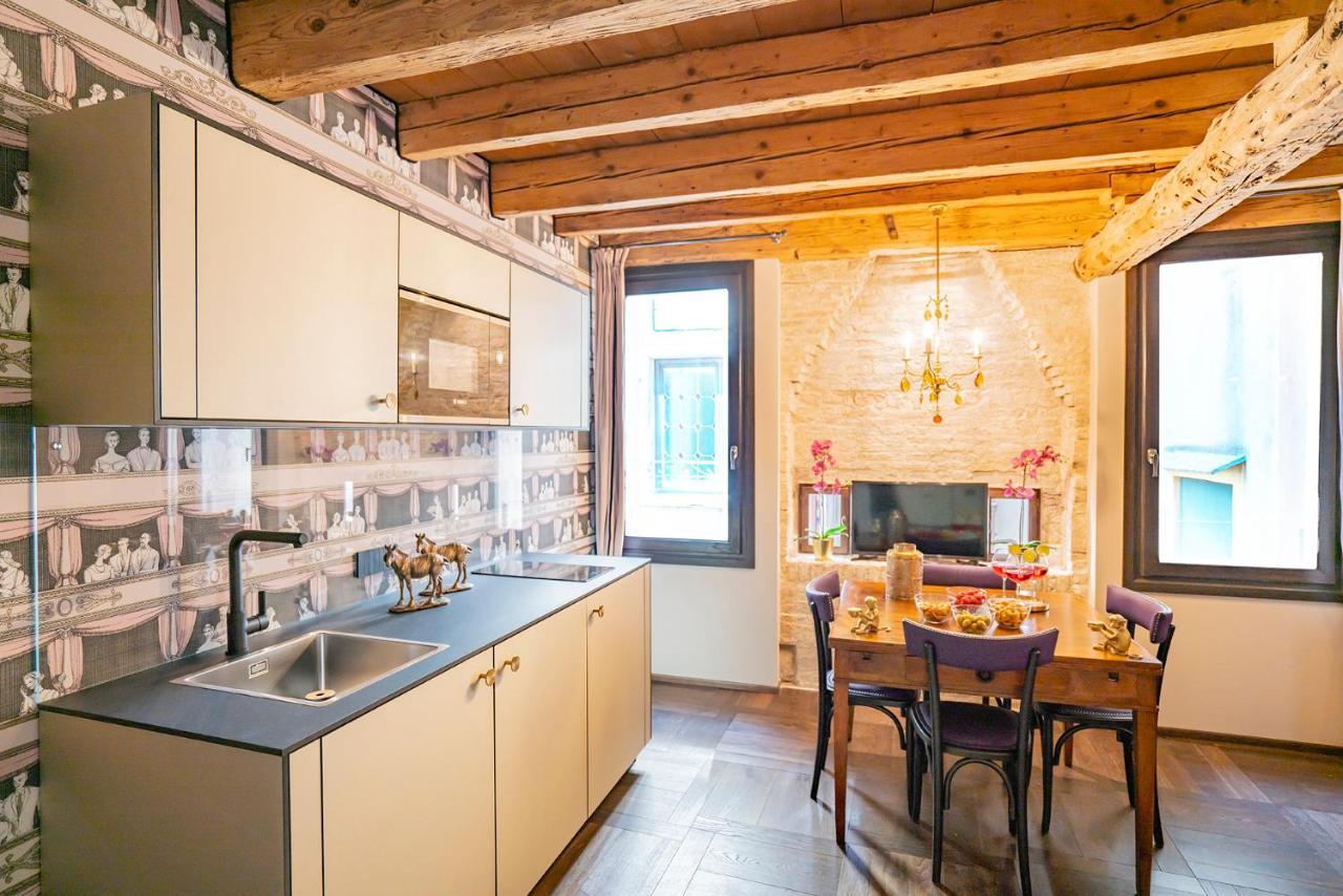 Corte Rubbi 8 Luxury Two-Bedroom Apartment -Dimora Italia - เวนิส ภายนอก รูปภาพ